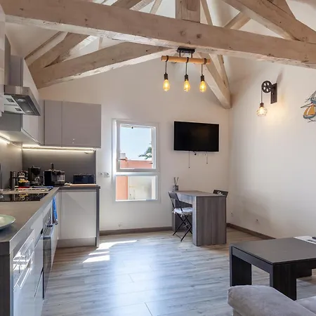 Apartment T2 Lumineux Refait A Neuf